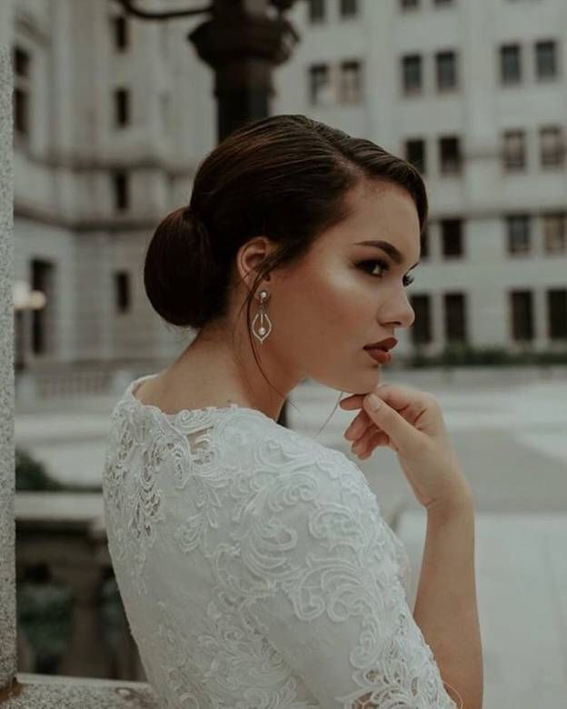 شینیون عروس همراه با بافت