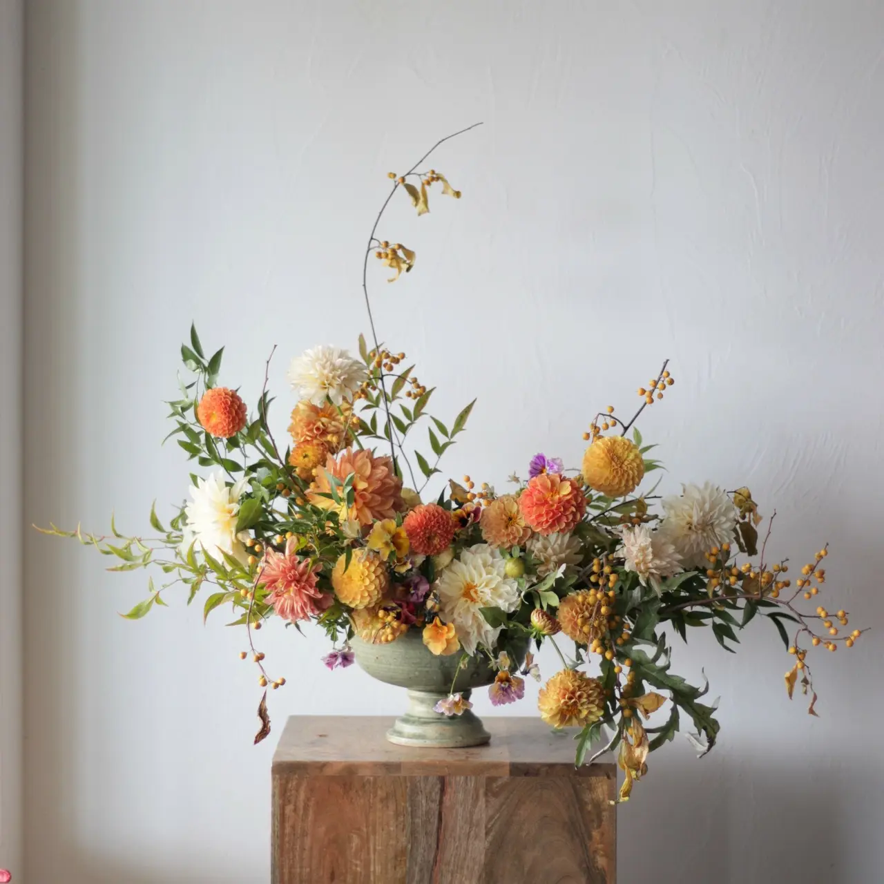 dahlias-the-flower-hat-fall-wedding-flowers