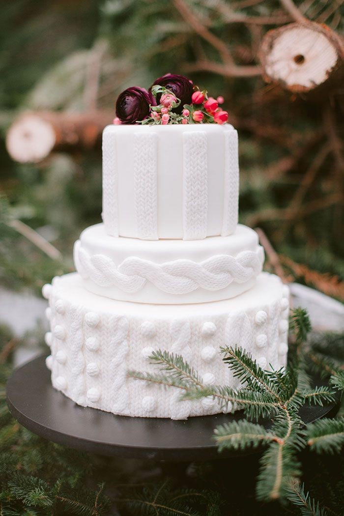 cable-knit-wedding-cake