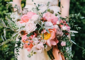 rustic-wedding-bouquet