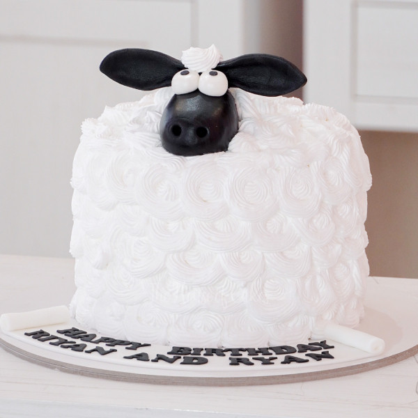 Sheep-cake-with-Cream-Icing-changes-DSC02099-600x600
