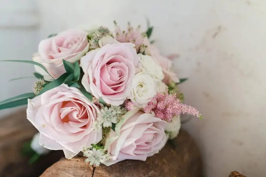 116692-pink-rose-wedding-bouquet-simple