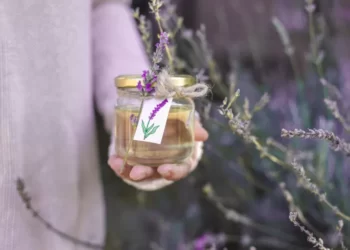 how-to-make-lavender-essential-oil