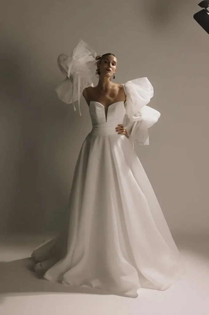 152325-aurora-heracouture-puffsleeveweddingdress