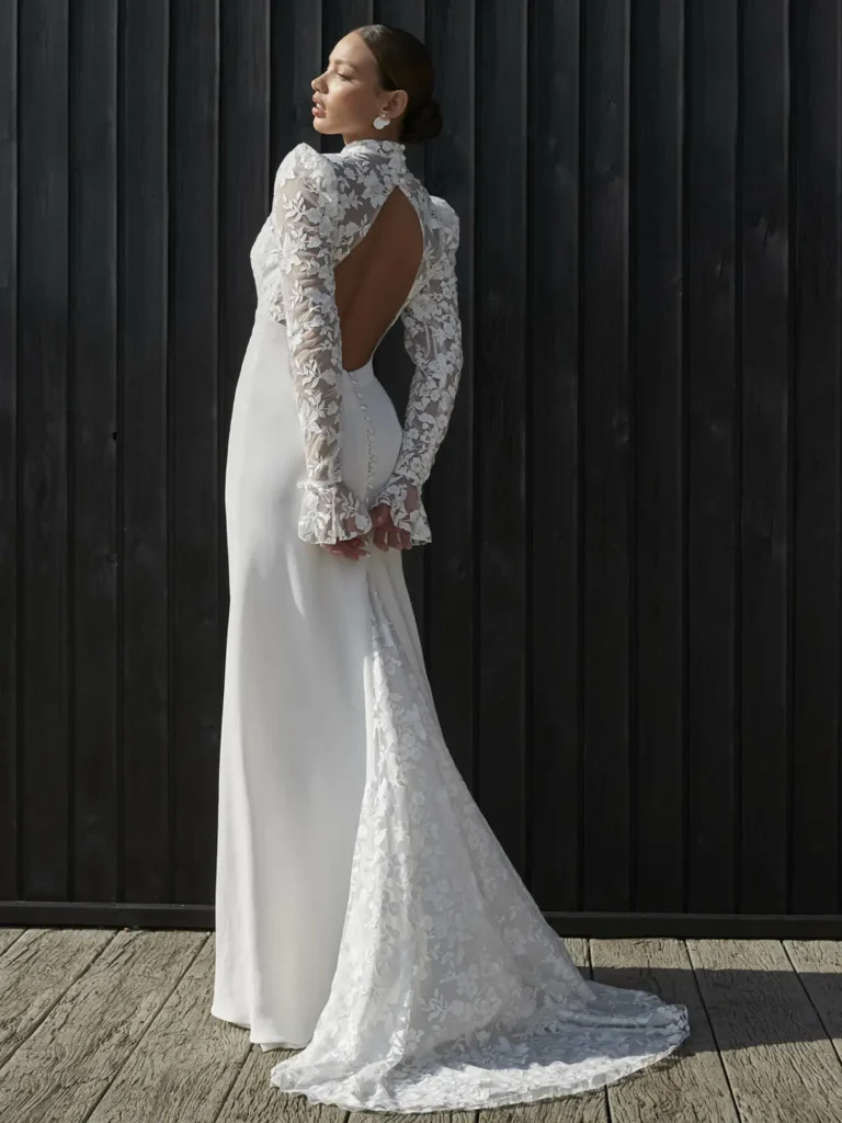 152423-tamara-sassiholford-puffsleeveweddingdress