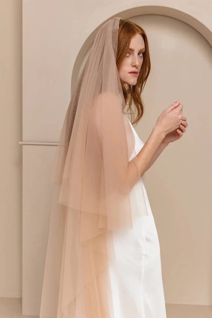 Rue-De-Seine-Bridal_Wedding-Dress_Veils_Tiered_SandDune_1_2023-08-24-010313_ttfk