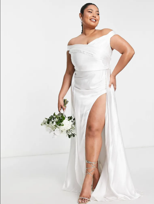 Best Modern Plus-Size Wedding Dress