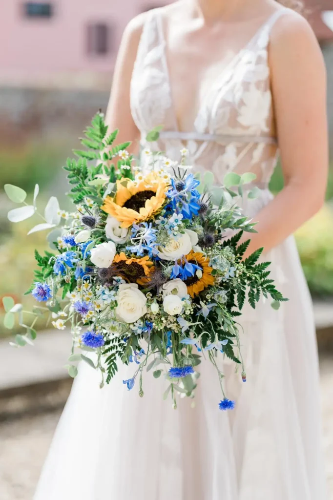 153113-cloud-hill-flowers-sunflower-bouquet