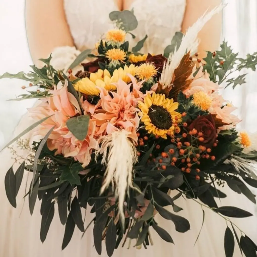 153127-tiger-lily-flowers-sunflower-and-pampas-bouquet