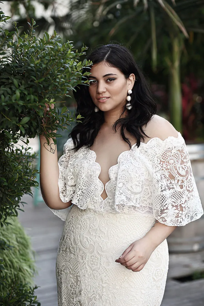 Studio-Levana-Plus-Size-Wedding-Dress