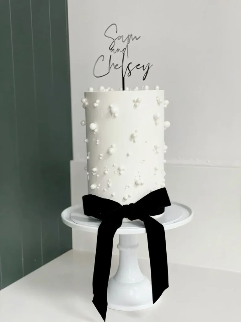 pearl-and-ribbon-cake