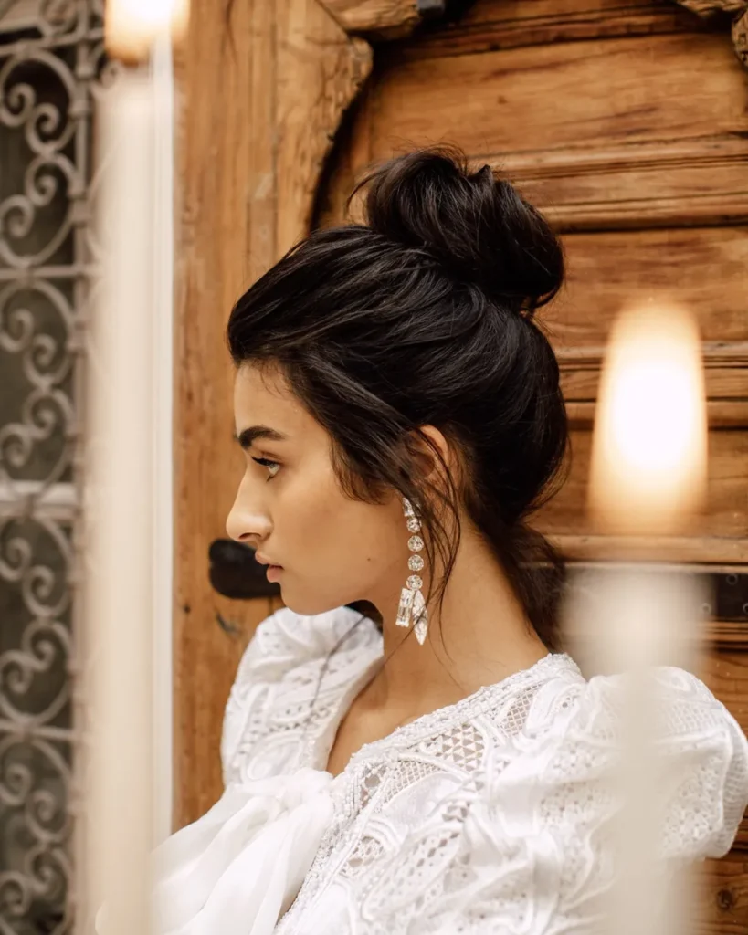 boho-messy-high-bun-wedding-hair-inspo