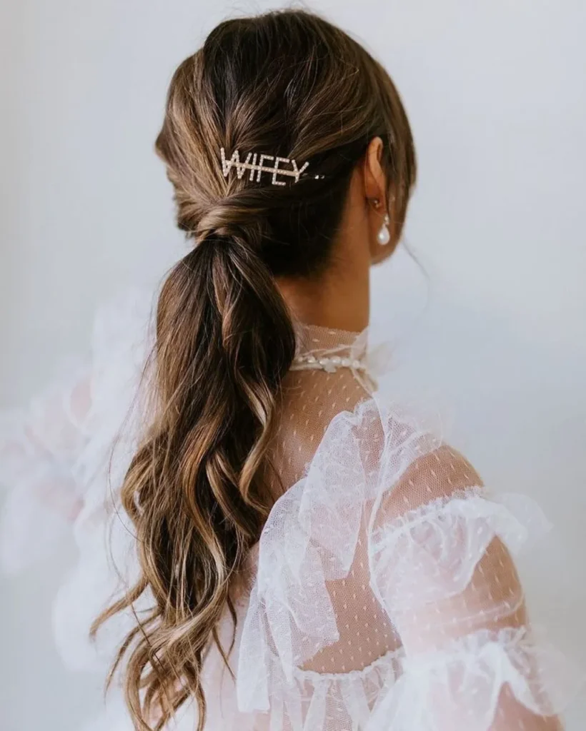 elegant-twisted-low-ponytail-best-easy-simple-wedding-hairstyles-with-wifey-pin