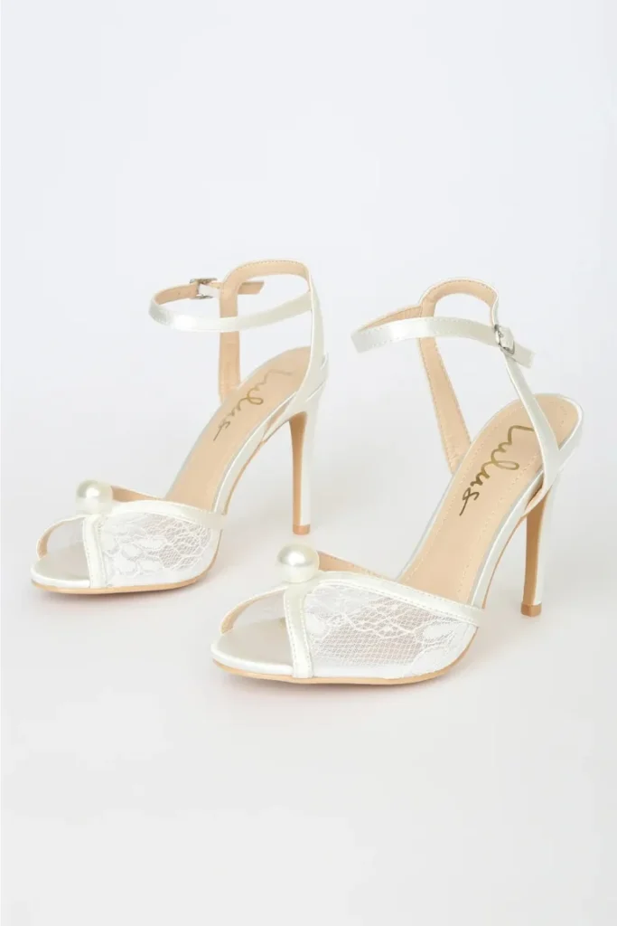 luelue-white-lace-pearl-heels