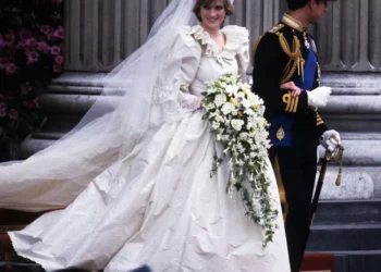 princess-diana-wedding-dress