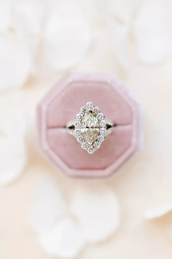 حلقهی برش مارکیز با هالهای از الماسها