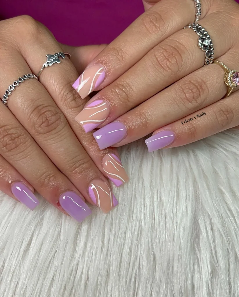 لاک‌ بنفش پاستیلی