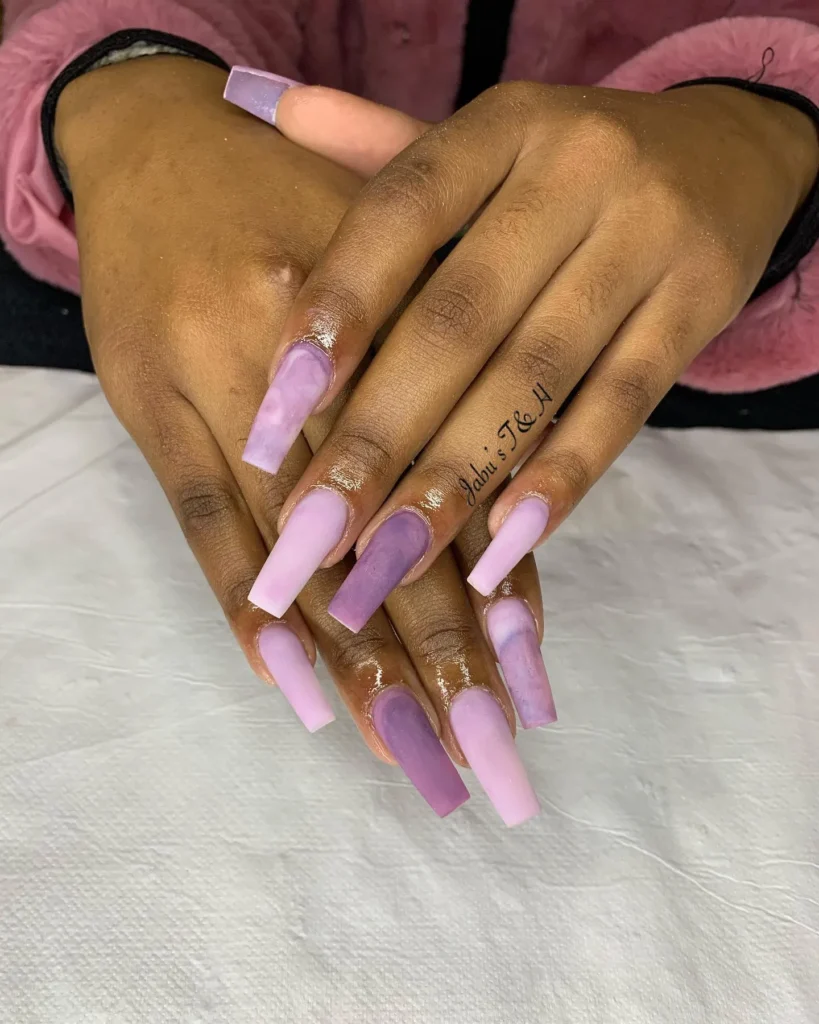 ناخن‌های چسبی (Press-On)