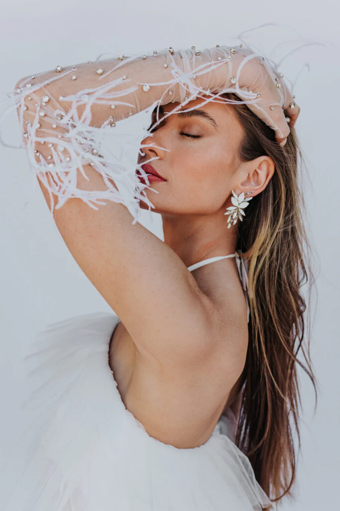 Stylish Opera Gloves for Brides 7