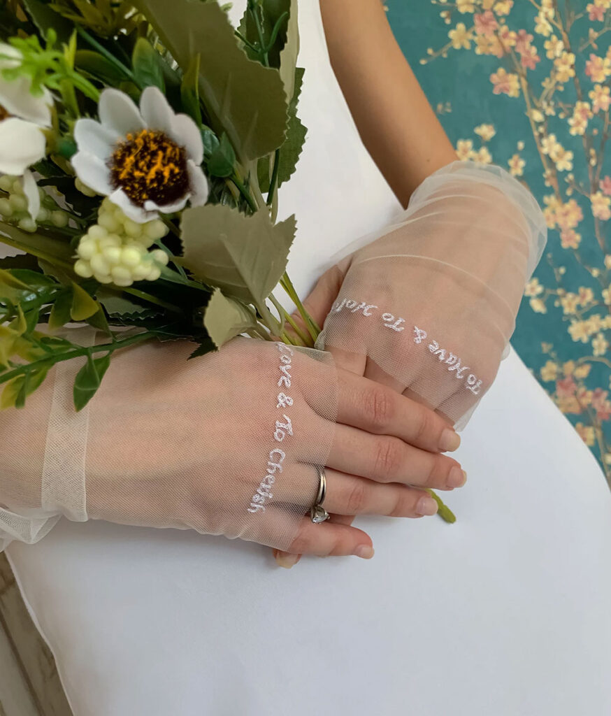 Stylish Opera Gloves for Brides 16