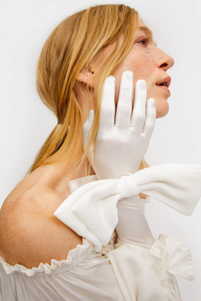 Stylish Opera Gloves for Brides 8