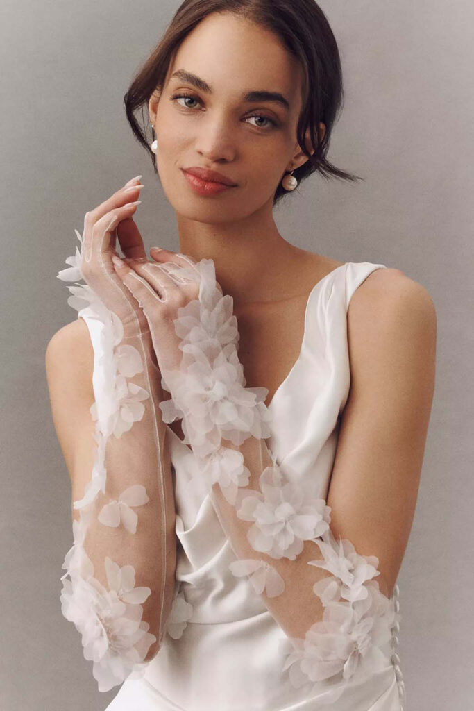 Stylish Opera Gloves for Brides 39